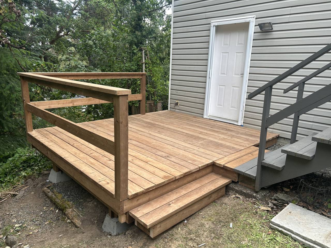 Back entrance landing - after
